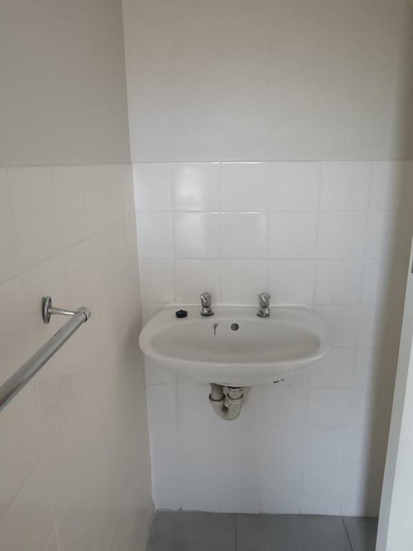 To Let 1 Bedroom Property for Rent in Kraaifontein East Western Cape